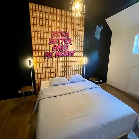 Capsule Casino - Jacuzzi - Billard - Netflix - Console & Jeux