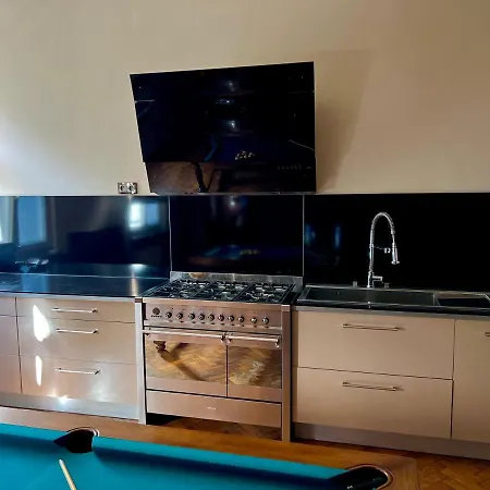 Capsule Casino - Jacuzzi - Billard - Netflix - Console & Jeux Mons